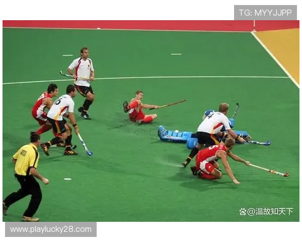 青春挥杆激情碰撞青少年3V3曲棍球趣味体验嘉年华