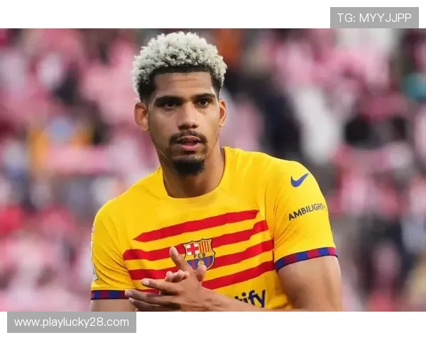 阿劳霍申请无限期心理休假，巴萨中卫缺席关键战役